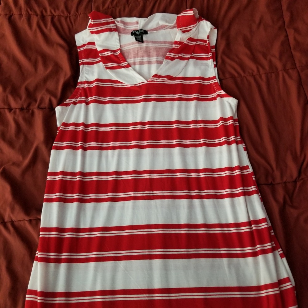 Red and White Sleeveless Hooded Maxi Dress